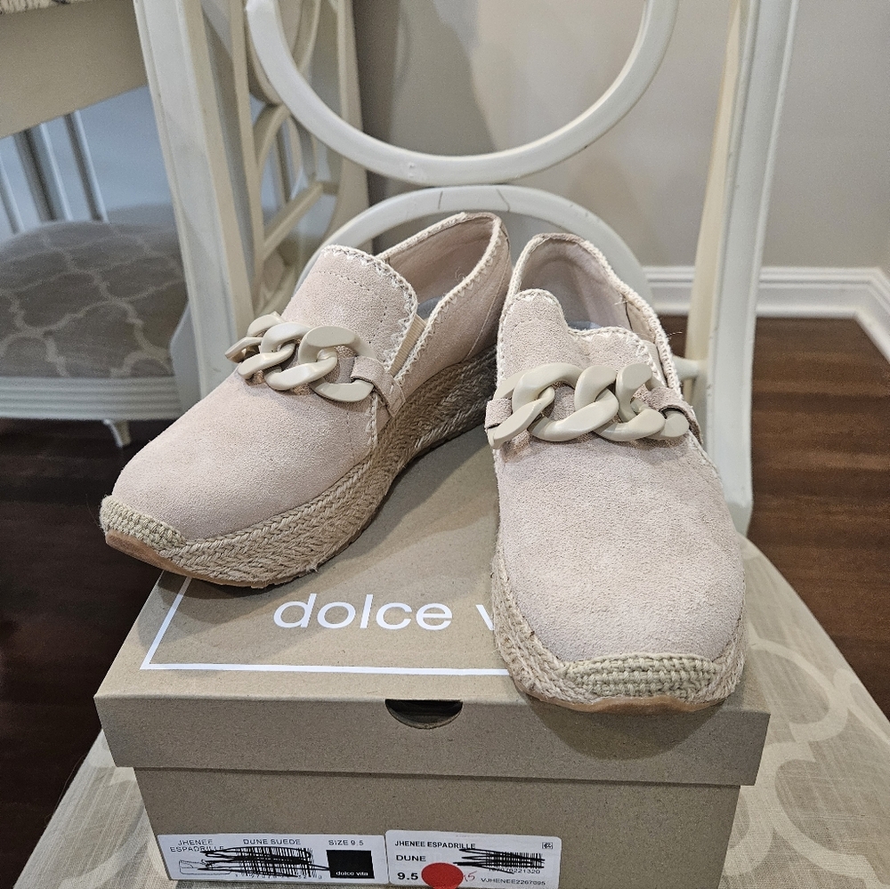 Dolce Vita Women's Tan Espadrille Loafers LIKE NEW CONDITION